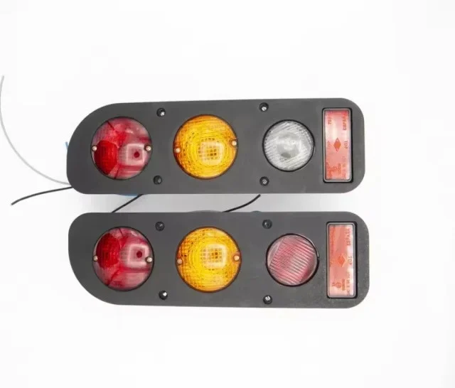 Pilotos traseros Nissan Terrano II